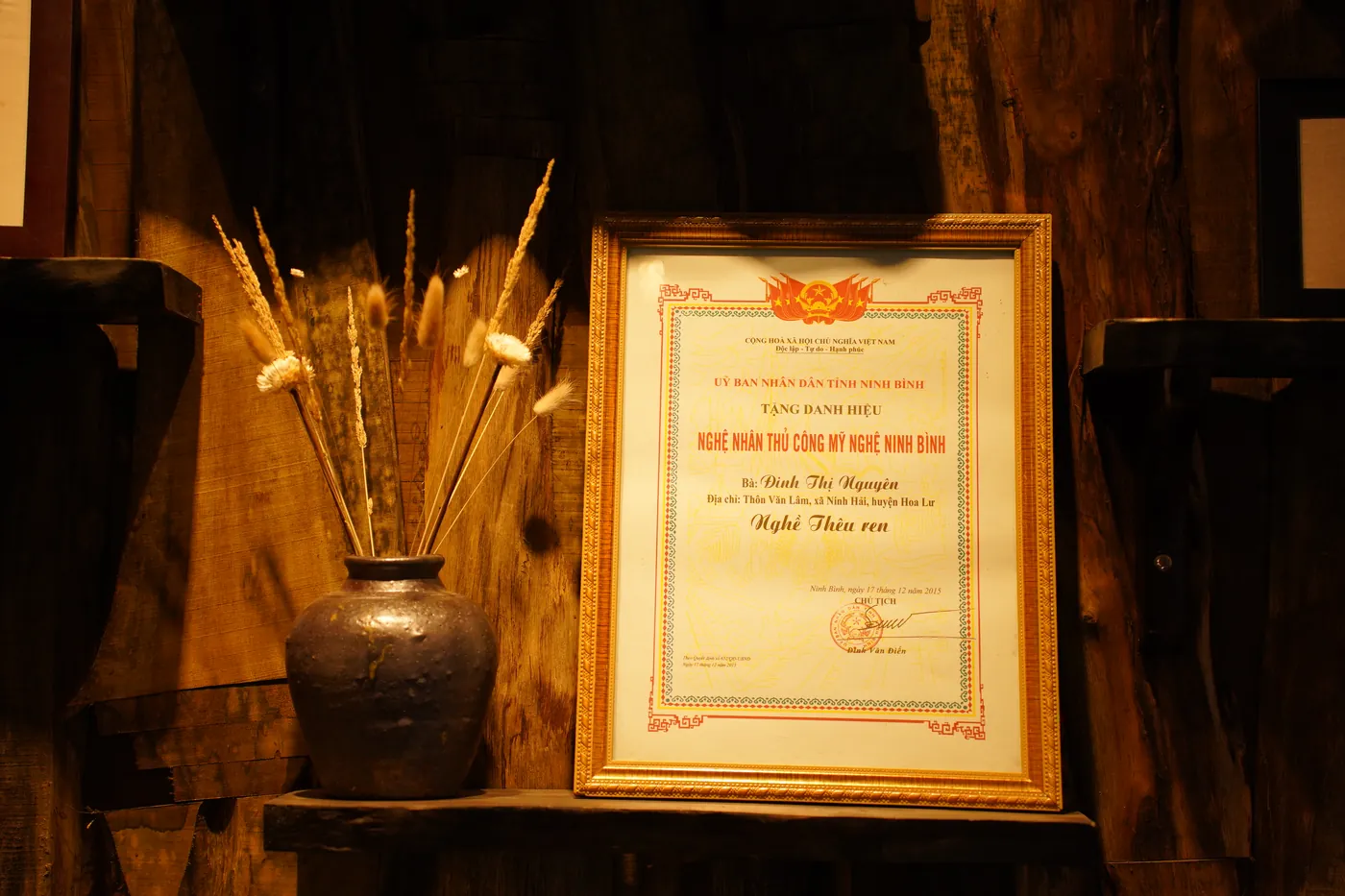 Ninh Binh traditional handicraft artisan certificate awarded to Dinh Thi Nguyen in 2015